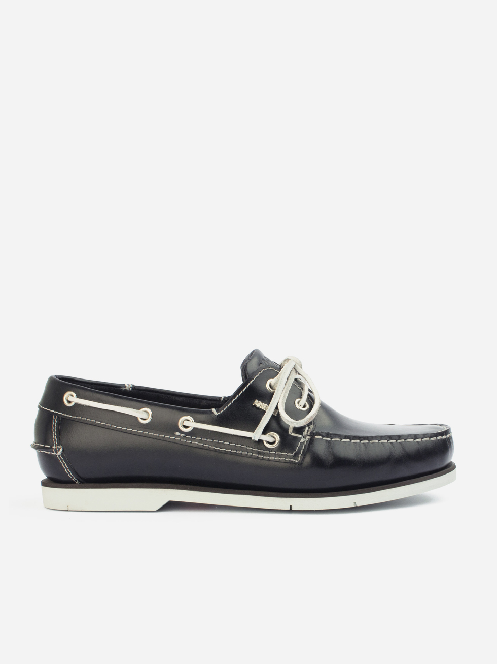 White soled on sale boat shoes